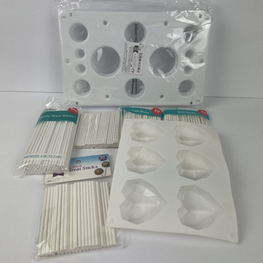 Diamond Heart Cakesicle Bundle: 8-Cavity Geo Mold, Decorating Stand & Sticks